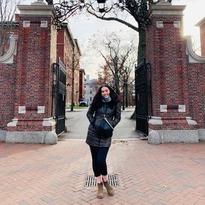 Meet your Posher, Victoria